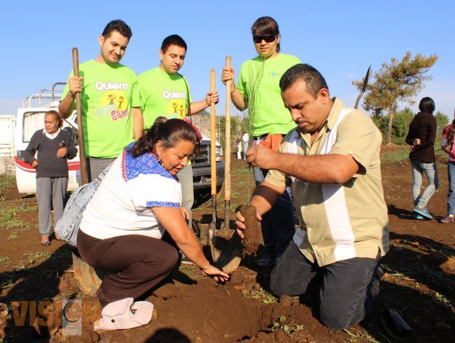 700 árboles se plantan en la Unidad Deportiva El Capulín