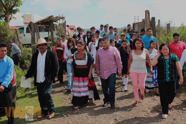 Recorre Secretario de Educación escuelas de la meseta purépecha y cañada de los 11 pueblos