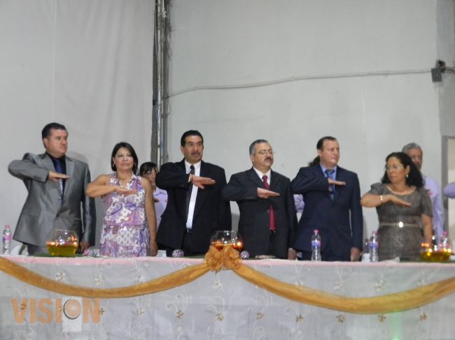 Egresan 305 alumnos del CECATI 117