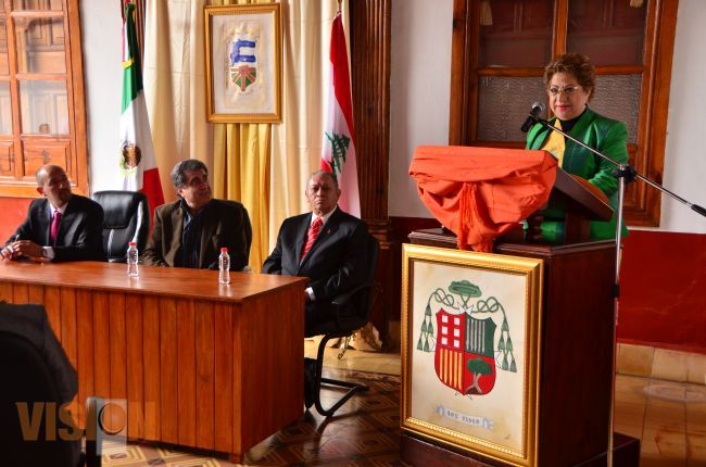 Alcaldesa de Pátzcuaro entrega llaves de la Ciudad al Dr Hicham Hamdam
