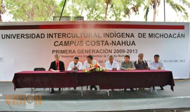 Egresa primera generación de la UIIM campus Costa Nahua. 
