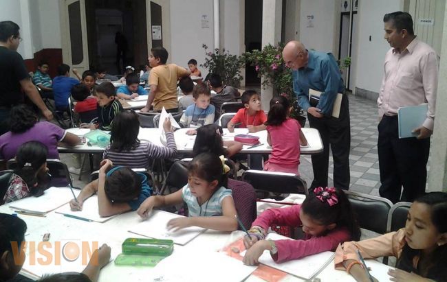 Supervisan funcionarios labores de los  Cursos de Verano 2013