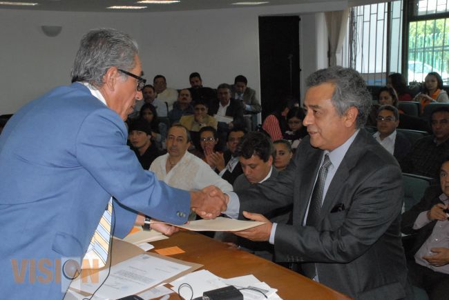 Otorga Consejo Universitario nombramiento a directores de Investigación en Filosofía y Químico