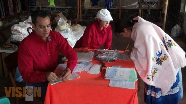 Entrega Casa de Artesanías más de 50 créditos en Uruapan y Paracho