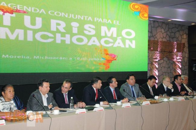 Acuerdan agenda conjunta por el turismo en Michoacán 