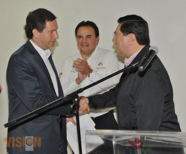Francisco Lara Medina, nuevo titular de la Sejoven y del Servicio Social de Pasantes.