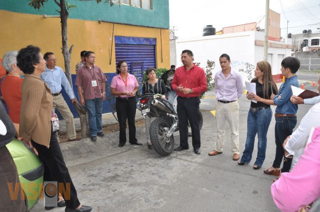 Regidores se reúnen con habitantes del Fraccionamiento manantiales