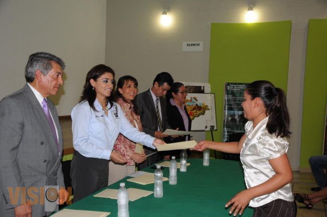 Servidores Públicos terminan con éxito diplomado en formación integral de instructores.