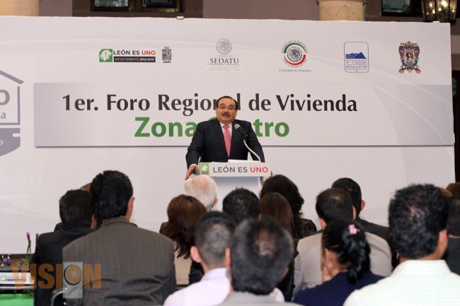 Sedatu trabaja de la mano con sectores de vivienda: Carlos Ramírez