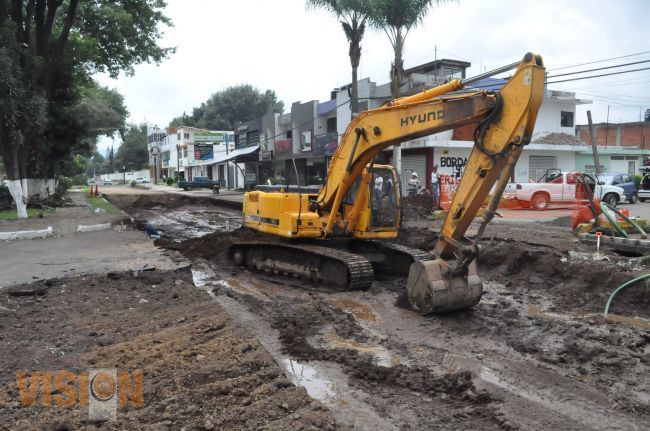 Continúan trabajos en la avenida latinoamericana.