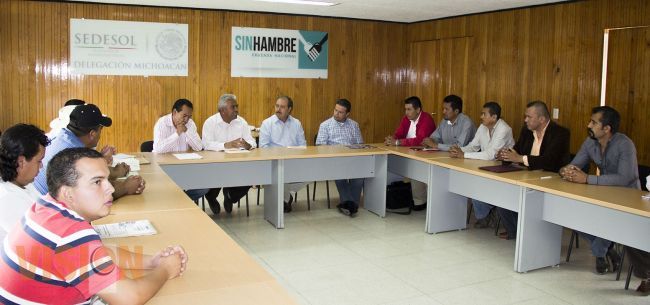 Organizaciones sociales de diferentes municipios se reúnen con Delegado de Sedesol