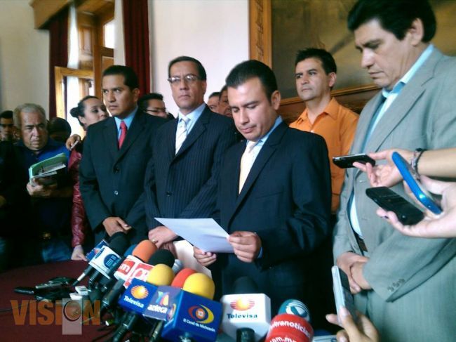 Recibe Congreso de Michoacán solicitud de licencia de Fausto Vallejo por 180 días.