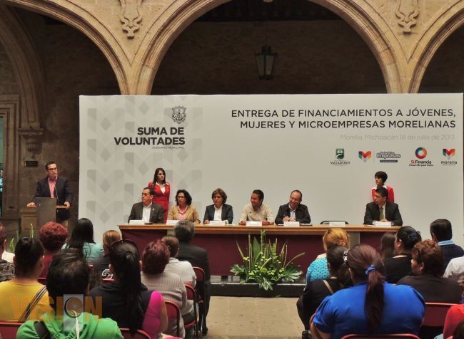 Entregan 139 créditos por un monto cercano a los 2 millones de pesos a morelianos emprendedores.