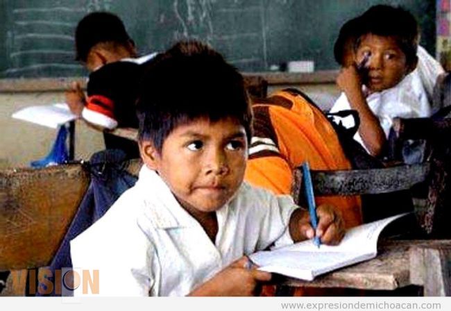 Secretario de Educación preserva la lengua indígena en los centros de rescate cultural 