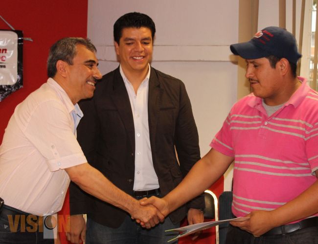 Fortalecen a la micro empresa de Uruapan con financiamiento