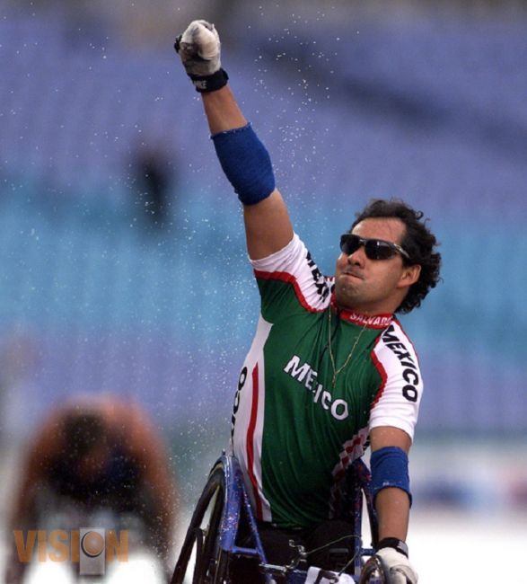 Salvador Hernández conquista plata en 100 metros T52 