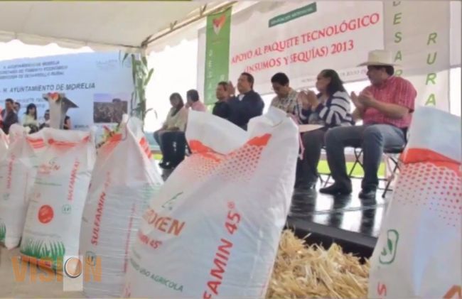 Sagarpa entrega insumos a Productores de Morelia.