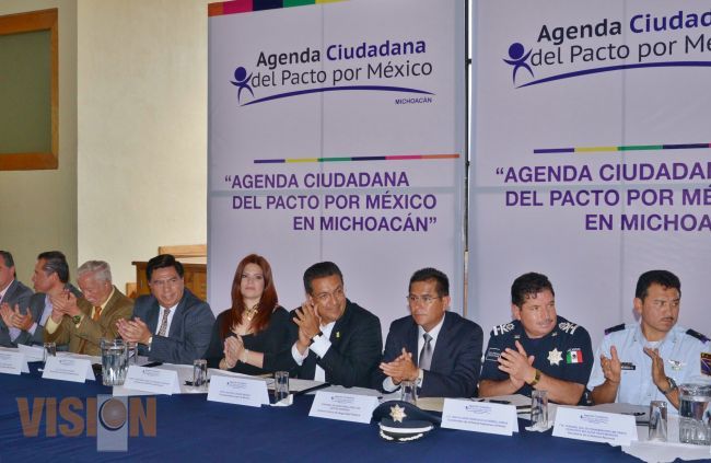 Recibe Gobierno del Estado la Agenda Ciudadana para el Pacto por México en Michoacán.