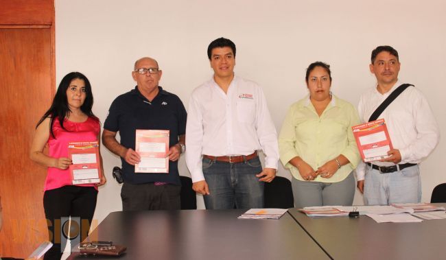 Entregan licencia publicitaria sin costo a negocios del portal santos degollados