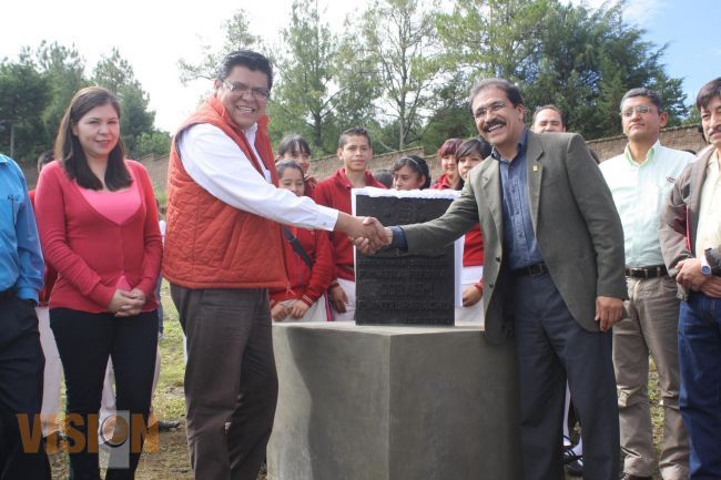 Colocan la primer piedra del Colegio de Bachilleres en Cobaem