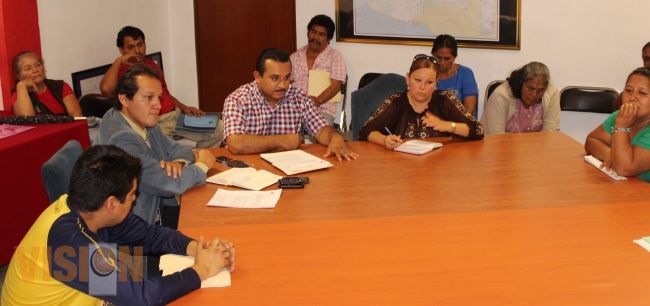 Retoman proceso de escrituración del centro comercial primero de mayo