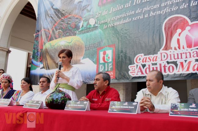 Arrancó en Uruapan primera feria artesanal por el adulto mayor