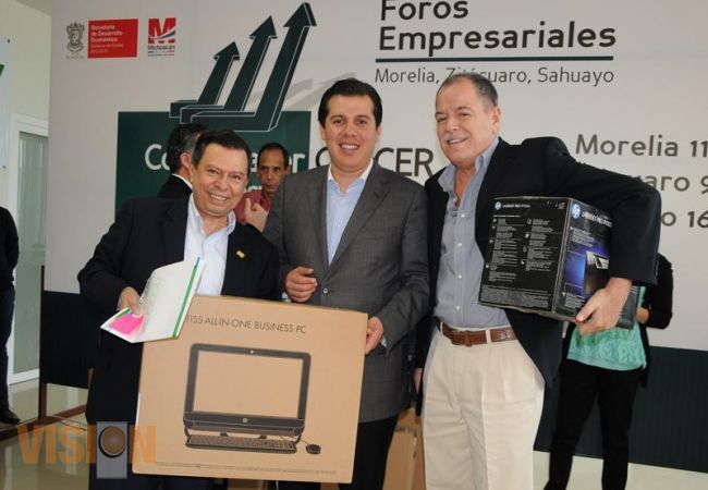 La Sedeco hizo entrega de equipamiento a cámaras y organismos empresariales. 