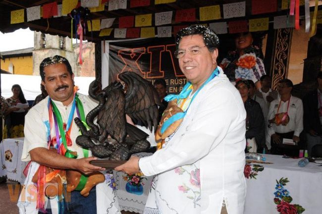 Hombres y mujeres artesanos de Michoacan, un gran orgullo: Jesús Reyna