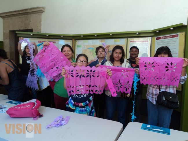 Participan en los talleres de la casa de las artesanías personas de 4 a 76 años de edad.