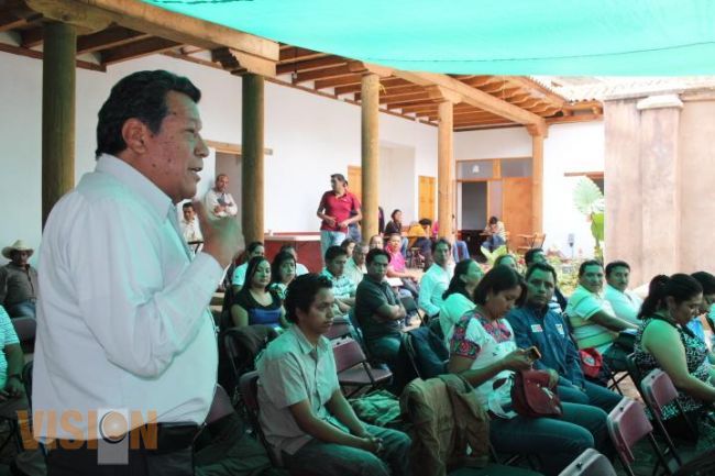 La educación indígena o intercultural debe fortalecer sus programas: Ireneo Rojas.
