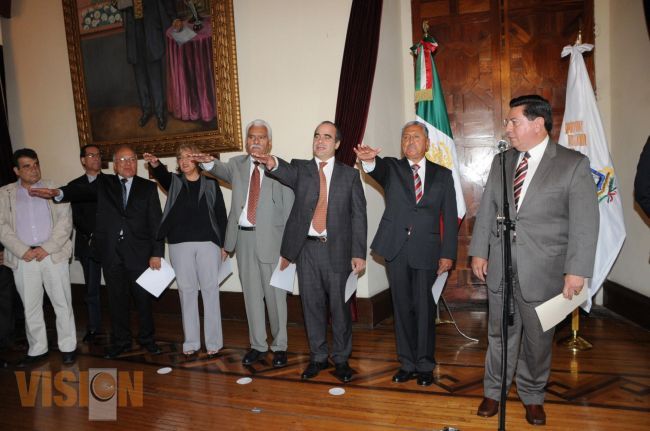 Toman posesión nuevos funcionarios del Gobierno Estatal