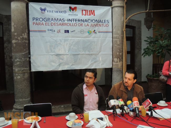 77 becas interculturales e internacional a jóvenes morelianos del programa “Viaja siin Limites