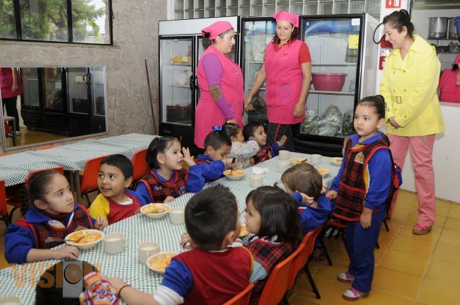 Patricia Mora de Vallejo efectuó gira de supervision de Casa Cuna y Cadis