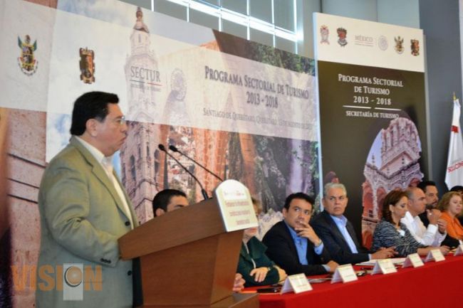 Los michoacanos nos hemos propuesto fortalecer el sector turístico: Jesús Reyna