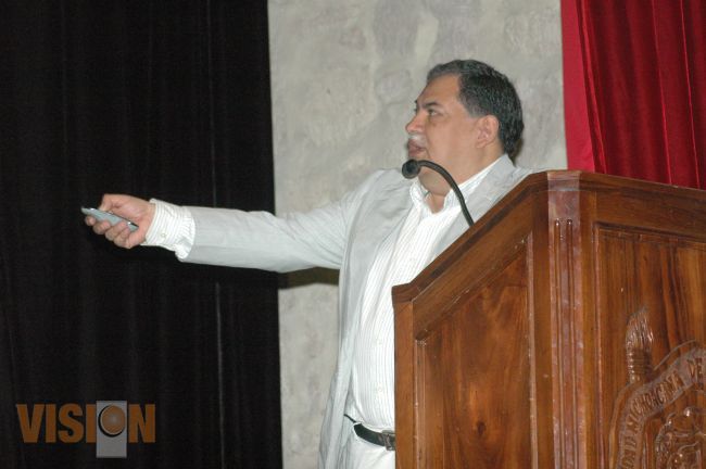 Exponen en la UMSNH representaciones de violencia en el cine
