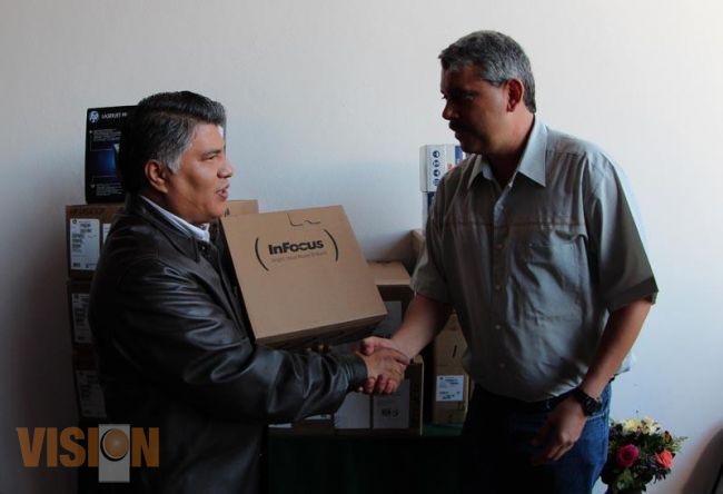 Entrega Secretaria Escolar 600 computadoras para nuevo inicio de ciclo escolar