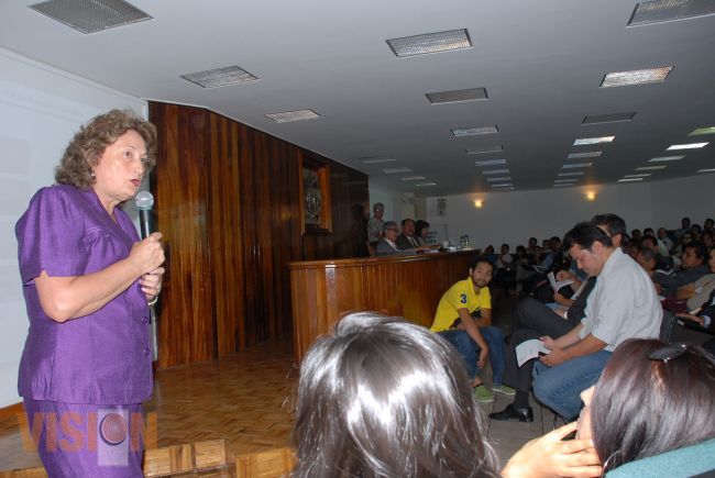 Irma Elena Lozano González, electa directora de la preparatoria Melchor Ocampo.