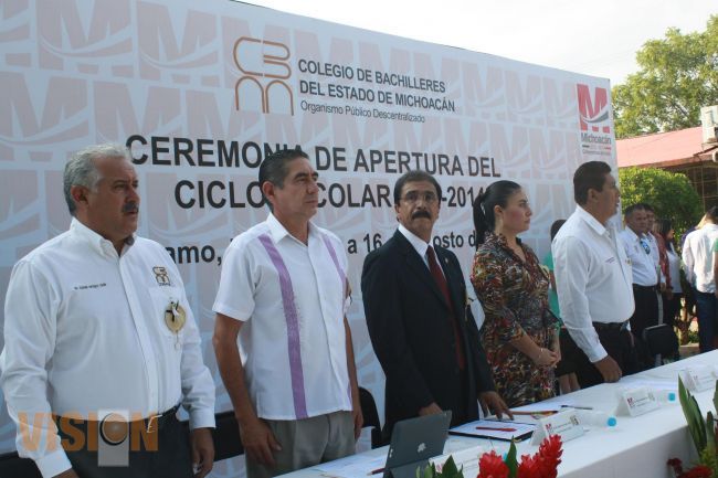 Colegio de Bachilleres arrancó el ciclo escolar 2013-2014.