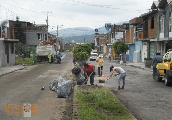 Ayuntamiento realiza acciones para mejorar imagen urbana y prevenir contingencias.