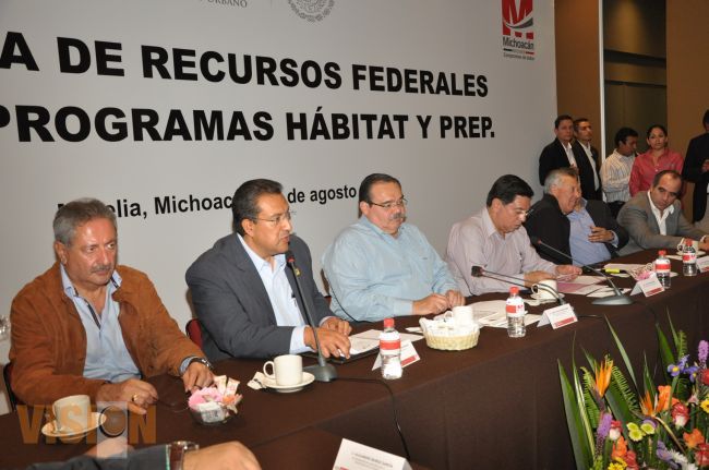 Programas federales refrendan el compromiso del presidente Enrique Peña Nieto: WLM