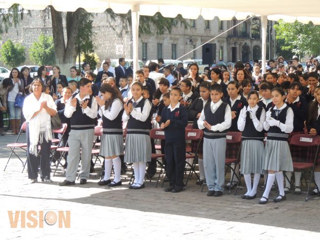 Wilfrido Lázaro Medina, reitera su total respeto a los profesores y trabajadores de la Educación.