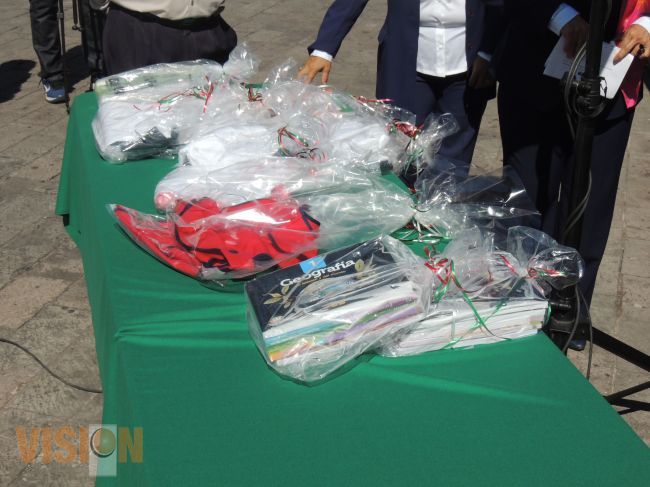 Invierte Michoacán 160 millones de pesos en útiles escolares, libros y uniformes.