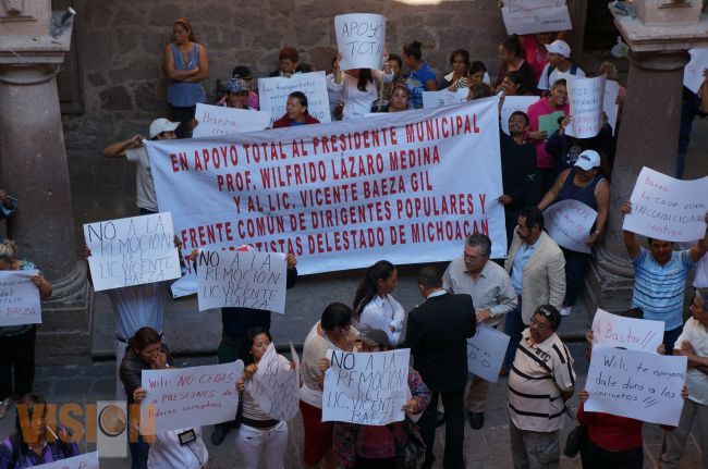 Se manifiestan en el Palacio Municipal el Frente Común de Dirigentes Populares