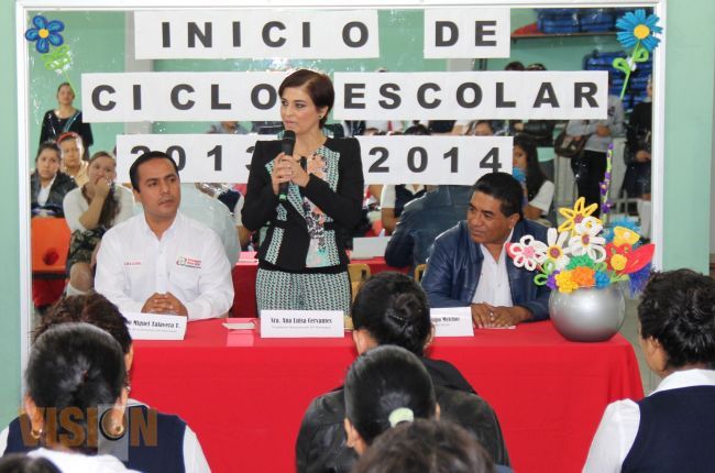 Reconoce Ana Luisa Cervantes labor que desempeñan las trabajadoras sociales en pro de un Uruapan so