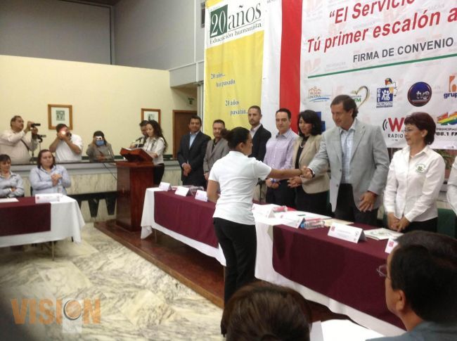 La comisión ejecutiva del servicio social de pasantes firma convenio con escuelas de Zamora.
