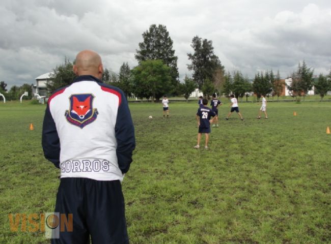 Inician entrenamientos de la escuela de futbol de la UMSNH.