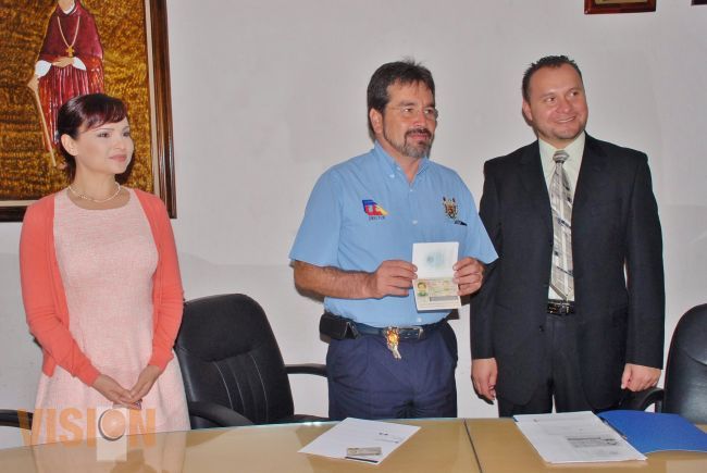 79 Trámites de expedición de pasaportes se realizaron en el módulo móvil de la SRE en la UMSNH.