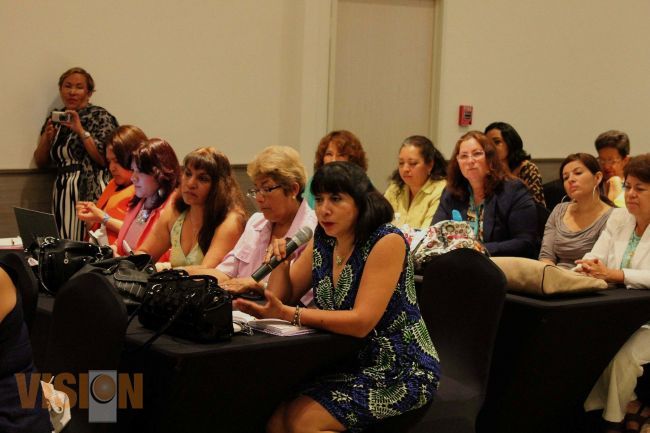 Capacita la Secretaria de Educación a 560 docentes en lengua inglesa
