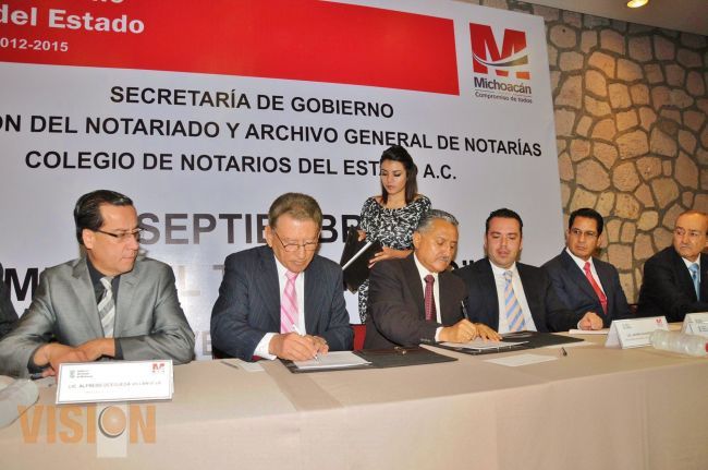 Gobierno de Michoacán y el Colegio de Notarios de Michoacán firman convenio. 
