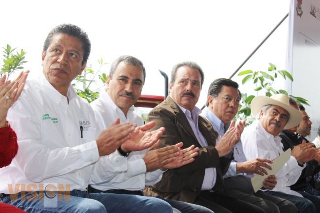 SOLICITA ALDO MACÍAS MAS APOYO PARA EL CAMPESINO MICHOACANO